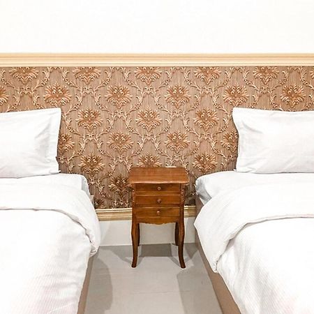 Adisa Homestay Malang Eksteriør bilde