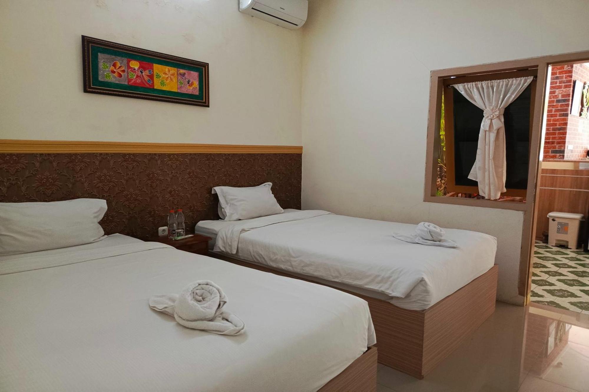 Adisa Homestay Malang Eksteriør bilde