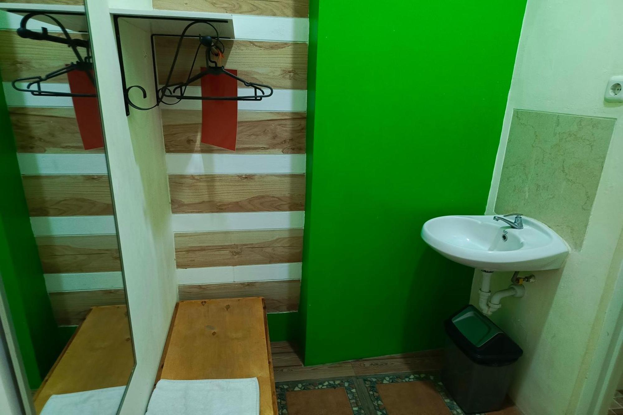 Adisa Homestay Malang Eksteriør bilde