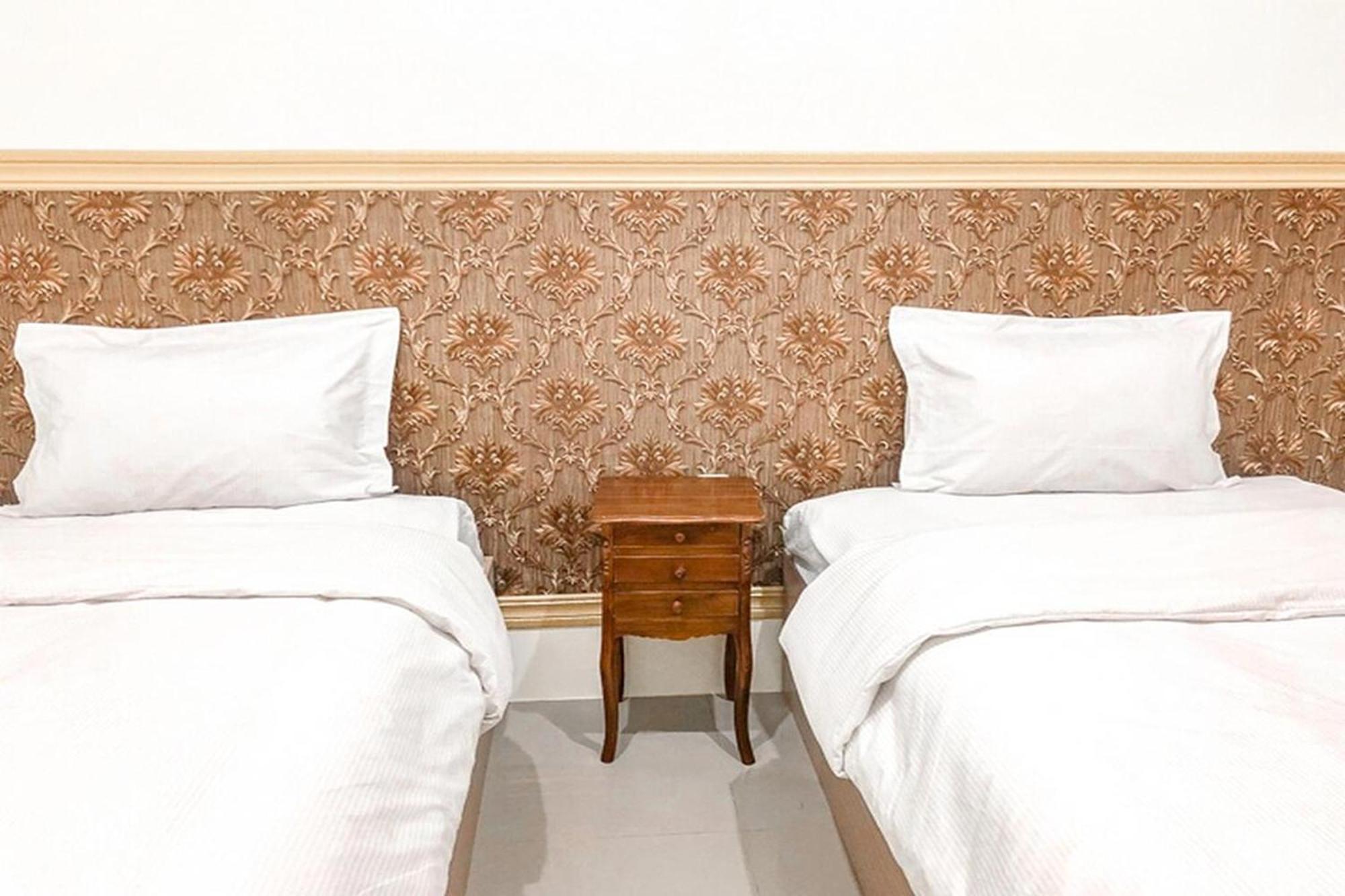 Adisa Homestay Malang Eksteriør bilde