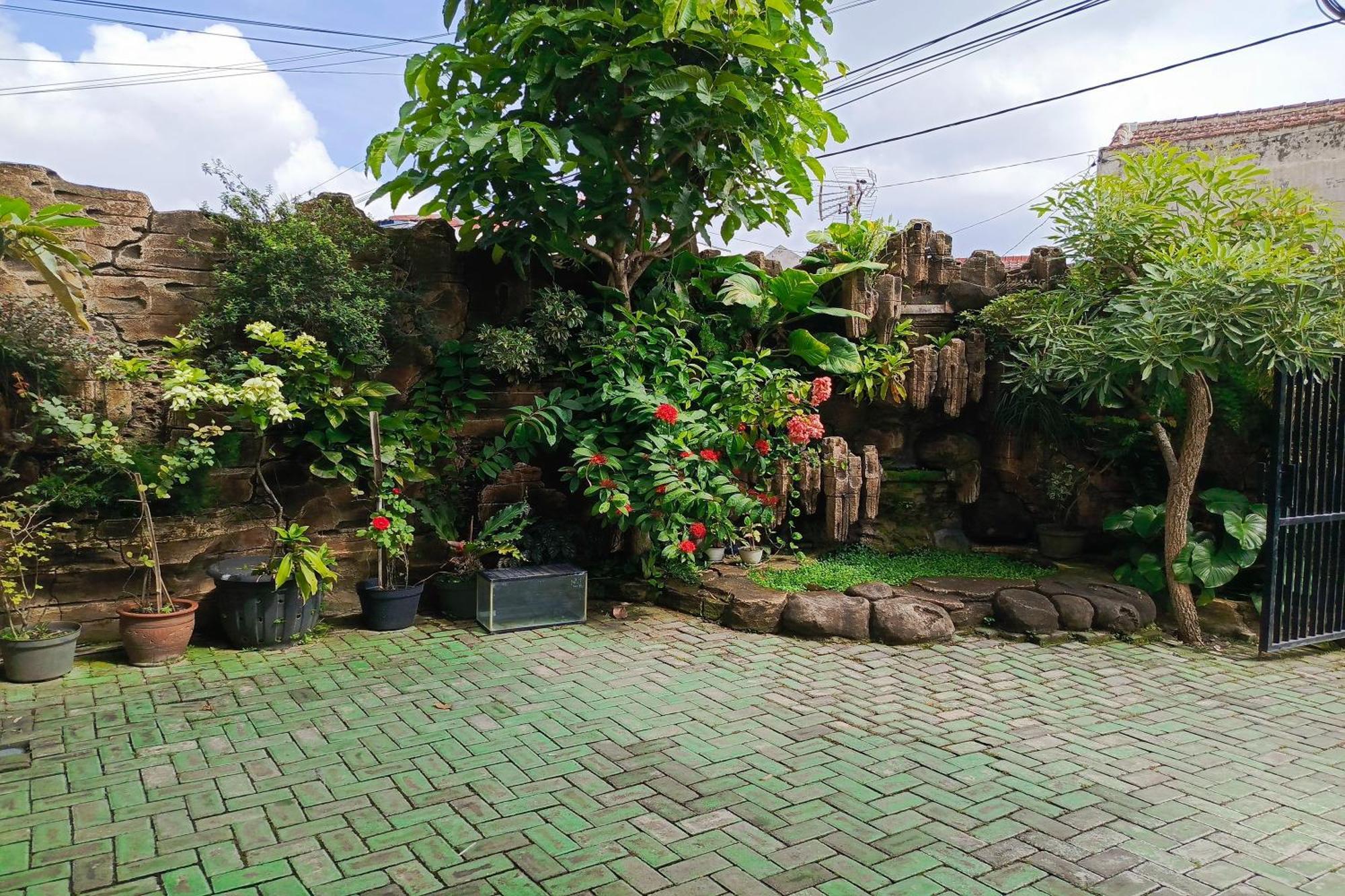 Adisa Homestay Malang Eksteriør bilde